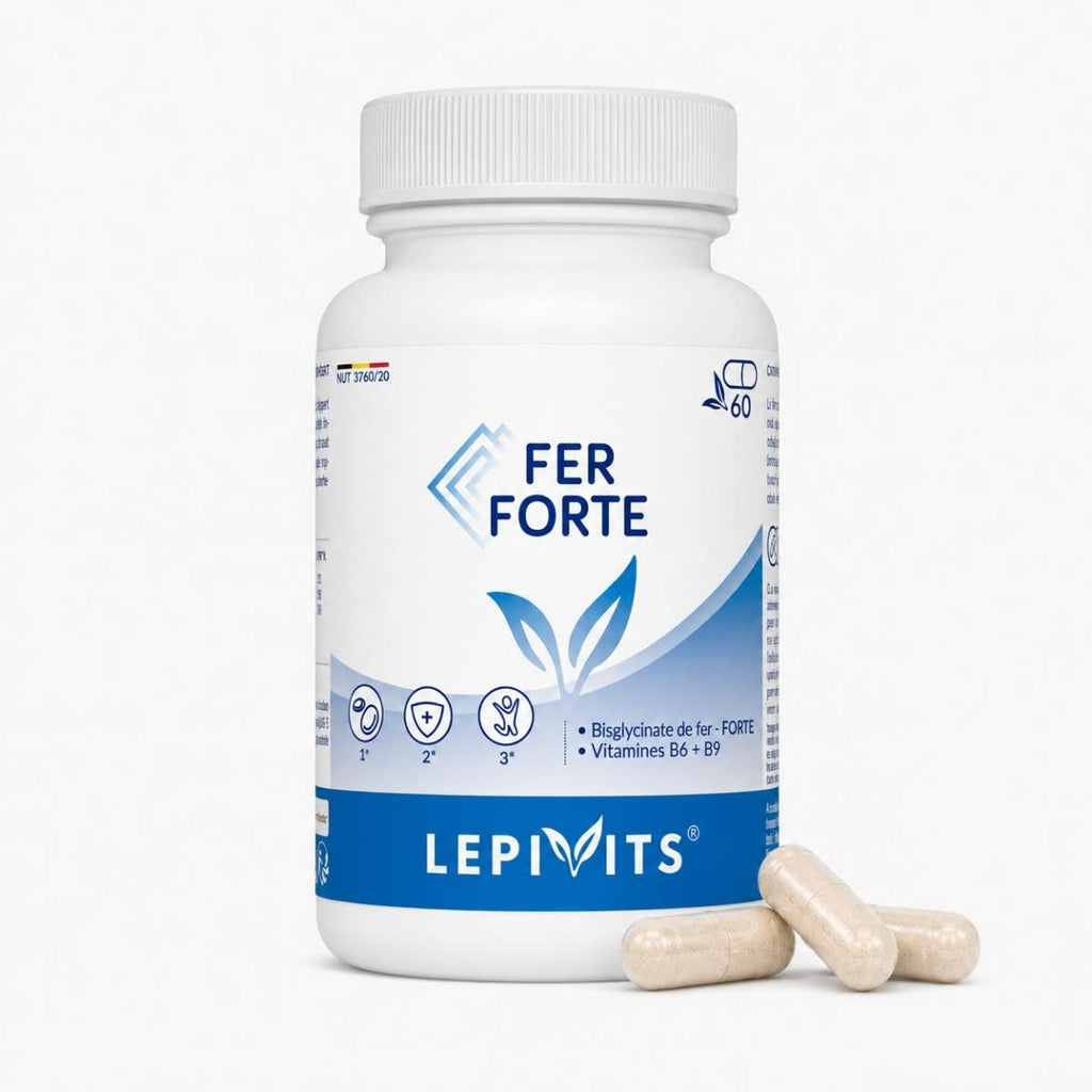 Vue de face du flacon Fer Forte Lepivits 60 gélules sur fond blanc, avec trois capsules de fer posées devant.