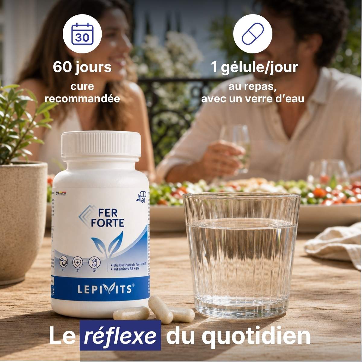 Flacon Fer Forte Lepivits sur table avec verre d'eau, posologie 1 gélule par jour pour une cure de 60 jours. 