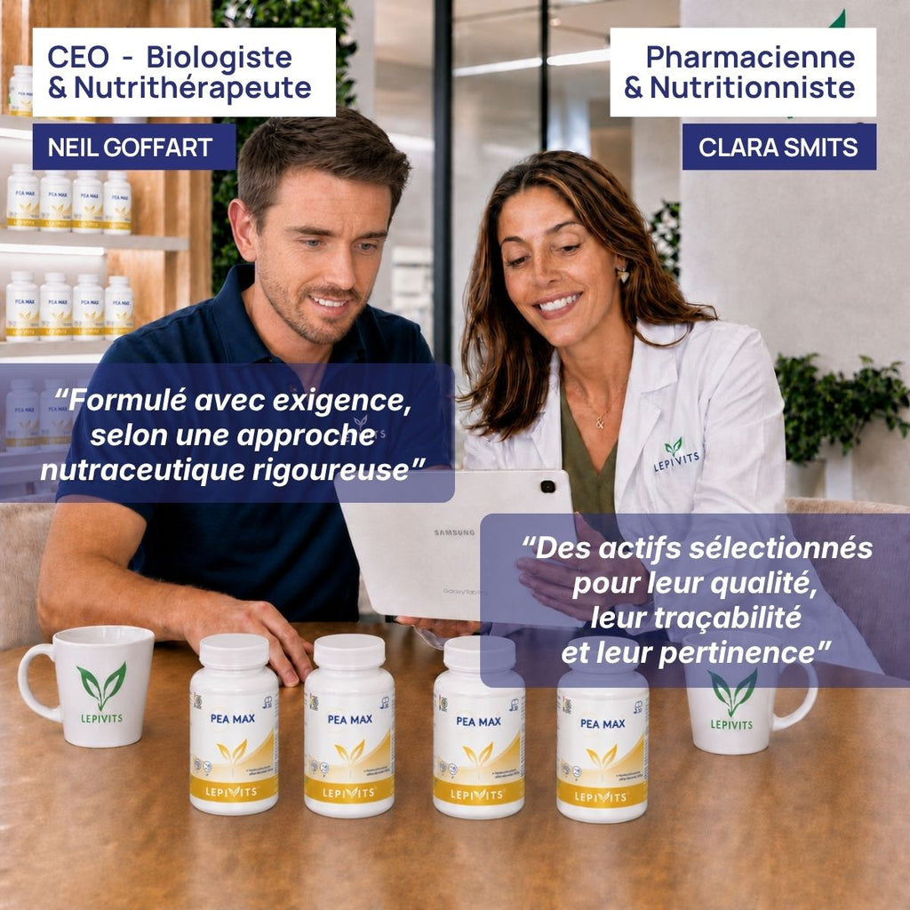 Biologiste et pharmacienne nutritionniste examinent plusieurs flacons de PEA Max Lepivits, formule validée en laboratoire.