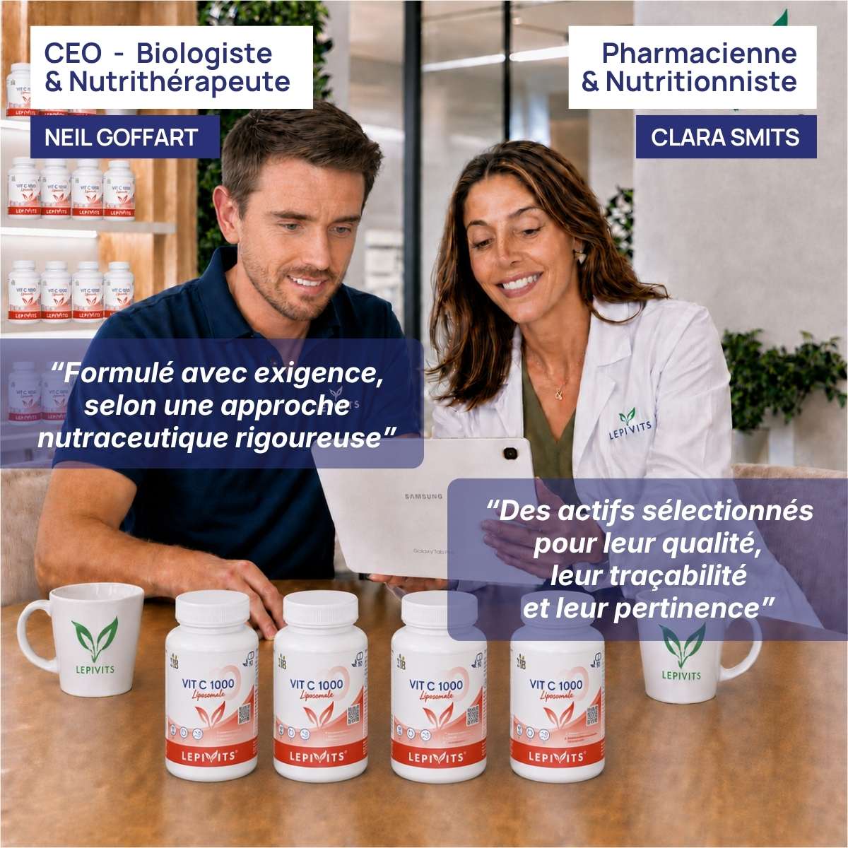 Biologiste et pharmacienne nutritionniste examinent plusieurs flacons de Vit C 1000 liposomale Lepivits, formule validée en laboratoire.