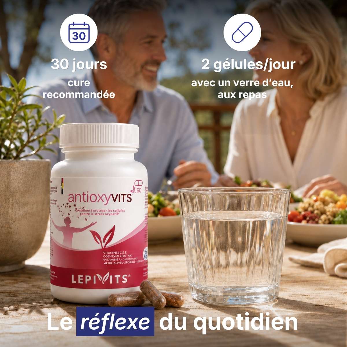 Flacon Antioxyvits Lepivits sur table avec verre d'eau, posologie 2 gélules par jour pour une cure de 30 jours. 