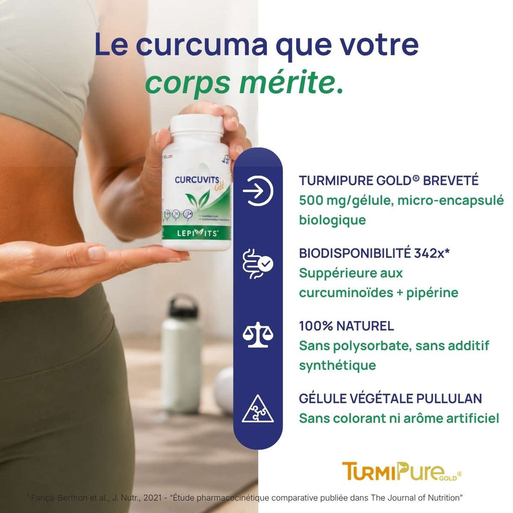 Femme tenant le flacon Curcuvits Gold Lepivits près d'elle