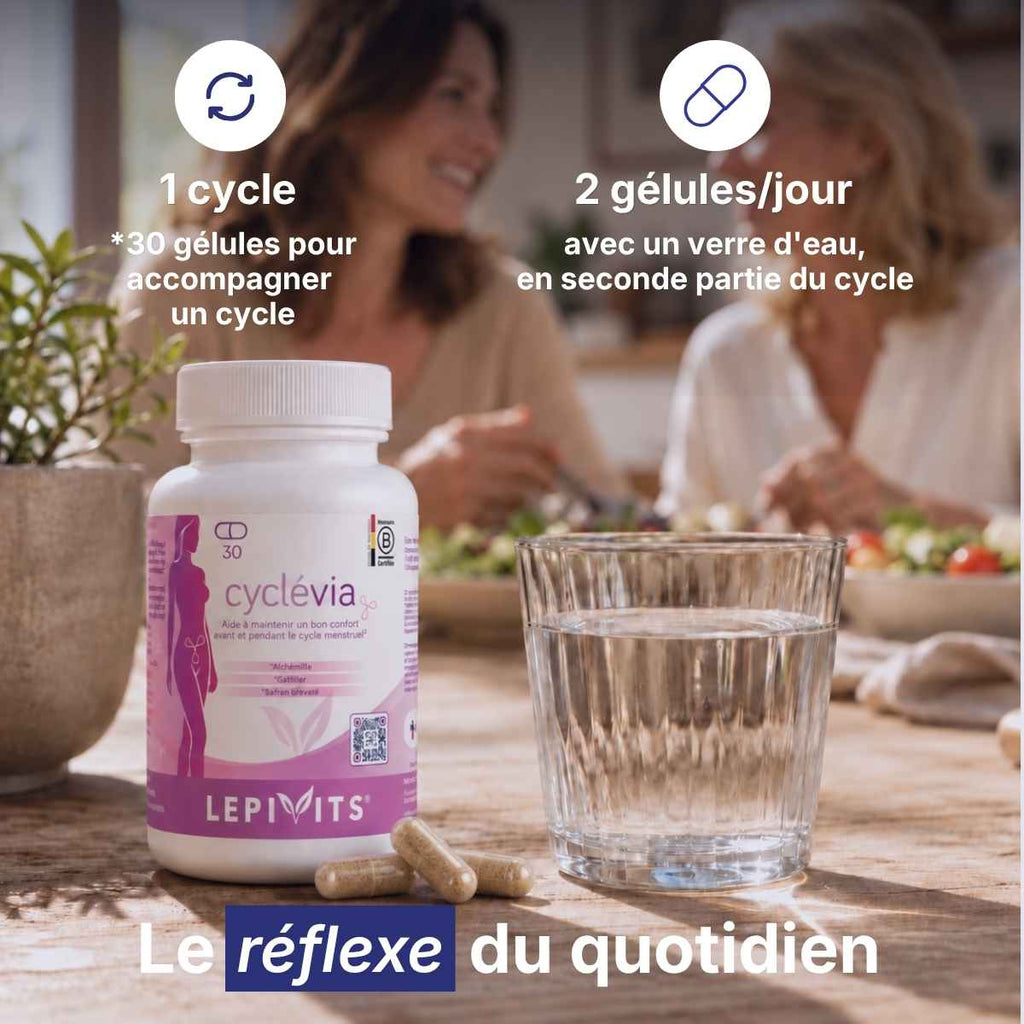 Flacon Cyclévia Lepivits sur table avec verre d'eau, posologie 2 gélules par jour pour une cure de 30 jours. 